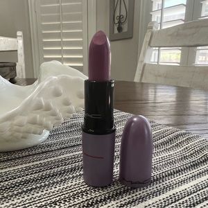 MAC Kelly Osbourne lipstick “Dodgy Girl”